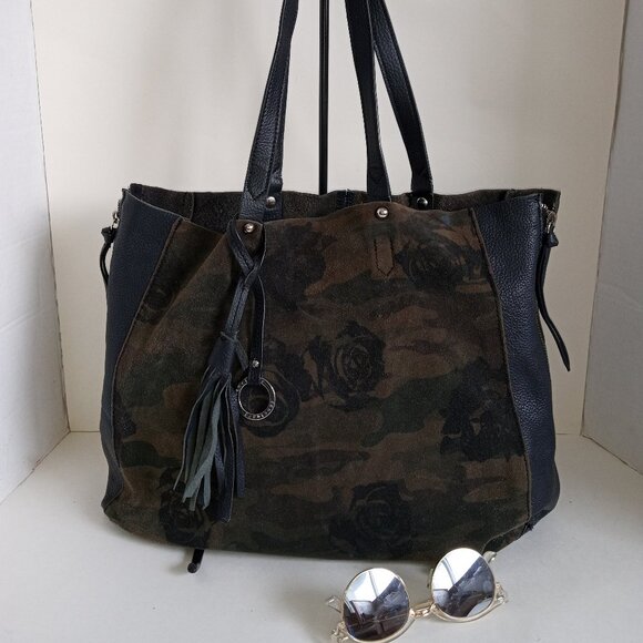 Sanctuary Camouflage Tote Bag - Picture 3 of 16